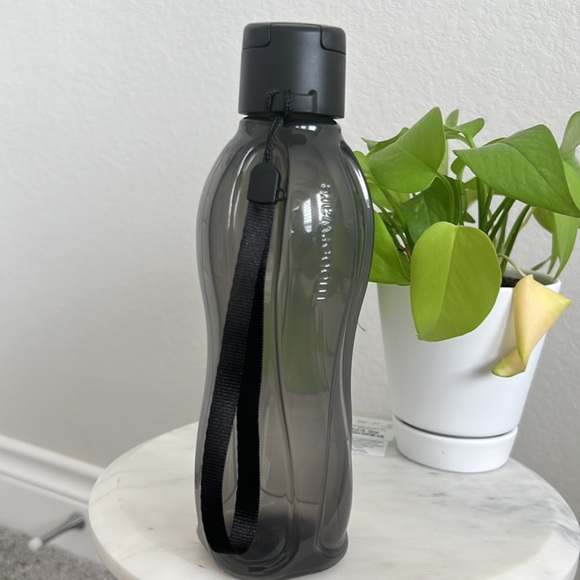 Tupperware special edition Minnie Mouse set. - Picture 10 of 11